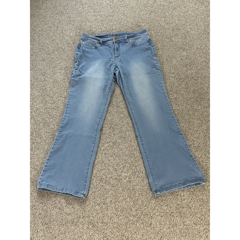 Imani Boot Cut Stretch Jeans Women's Size 14(Actual 32x29)  Light Wash
